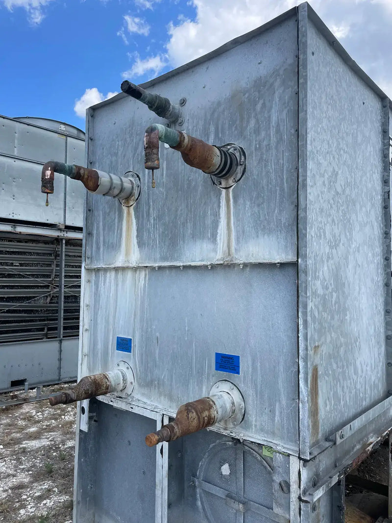 Condensador evaporativo Frick XLC-155 RH (155 toneladas nominales, motores de 1 a 10 HP, 1 unidad de torre)