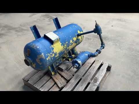 E.L. Nickell Co. Horizontal Ammonia Oil Tank (14in X 34in. 30 Gallons)