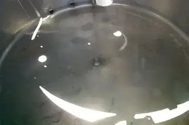 Tanque del procesador: 550 galones