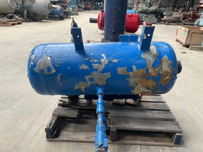 E.L. Nickell Co. Horizontal Ammonia Oil Tank (14in X 34in. 30 Gallons)