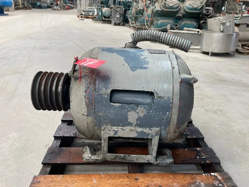 Motor eléctrico Crocker Wheeler (30 HP, 1750 RPM, 220-440 V)