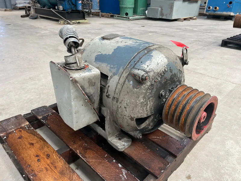 Motor eléctrico Crocker Wheeler (30 HP, 1750 RPM, 220-440 V)