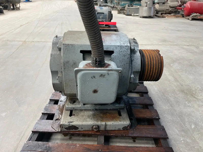 Motor de Inducción Eléctrico Trifásico Teco (75 HP, 1,775 RPM, 230/460 V)
