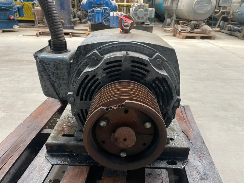 Motor de Inducción Eléctrico Trifásico Teco (75 HP, 1,775 RPM, 230/460 V)
