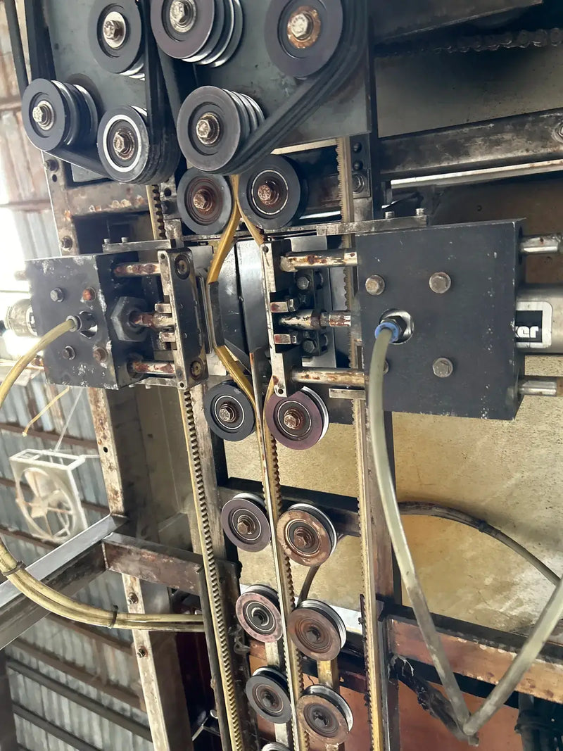 Sistema automático de envasado de hielo con llenado y sellado de forma 535 de Hamer Inc.
