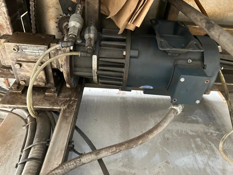 Sistema automático de envasado de hielo con llenado y sellado de forma 535 de Hamer Inc.
