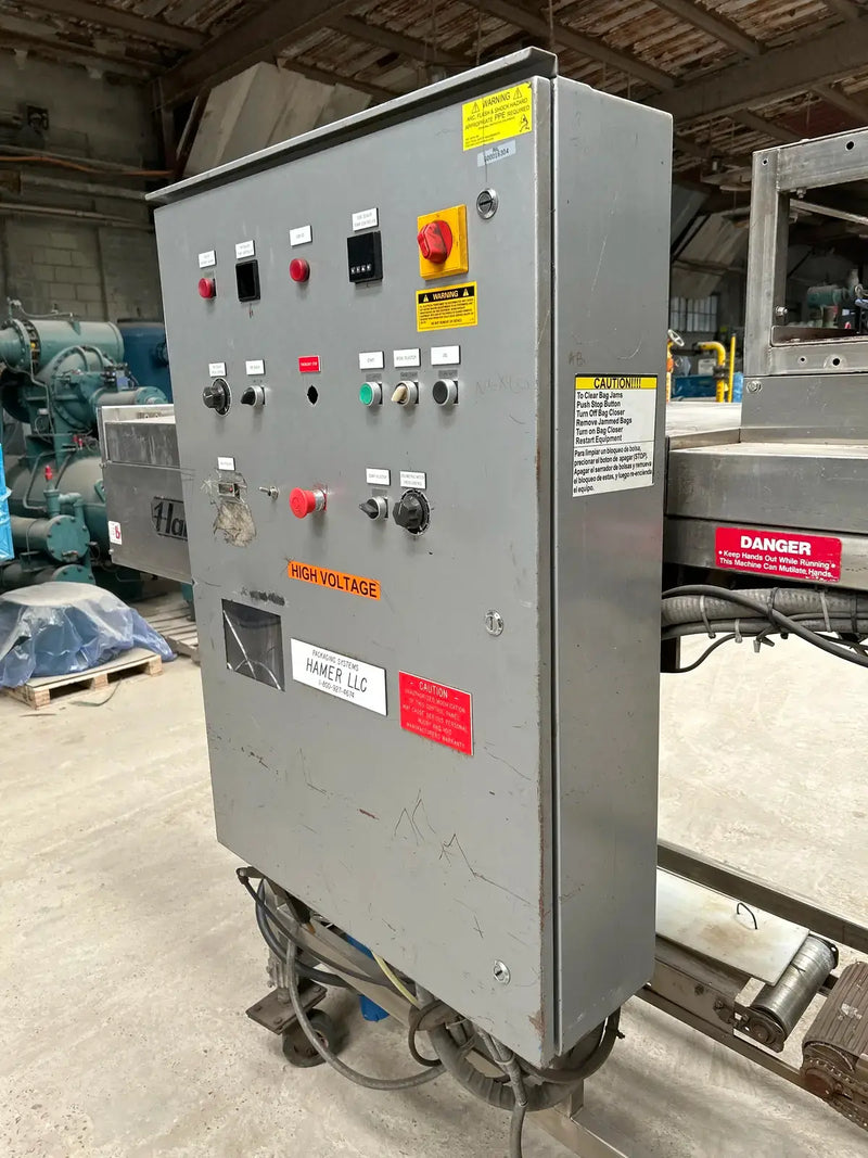 Sistema automático de envasado de hielo con llenado y sellado de forma 535 de Hamer Inc.