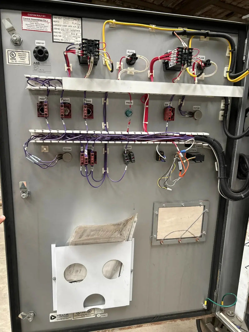 Sistema automático de envasado de hielo con llenado y sellado de forma 535 de Hamer Inc.