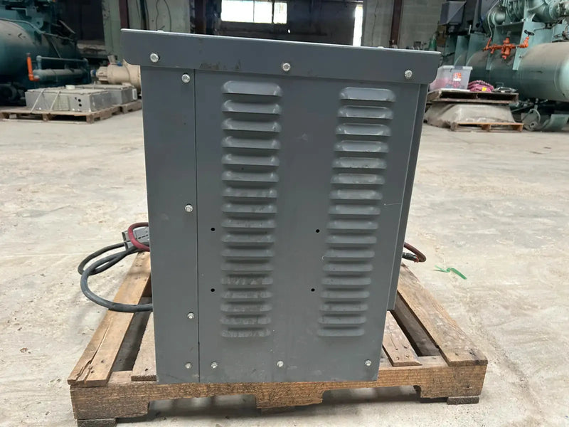 Cargador de batería Power Factor 3PFE18B-1050EMEP