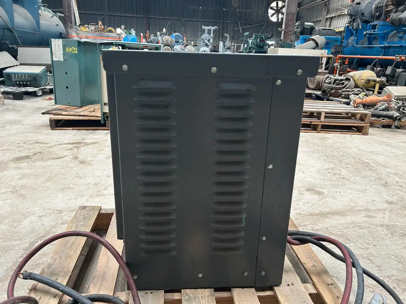 Cargador de batería Power Factor 3PFE18B-1050EMEP