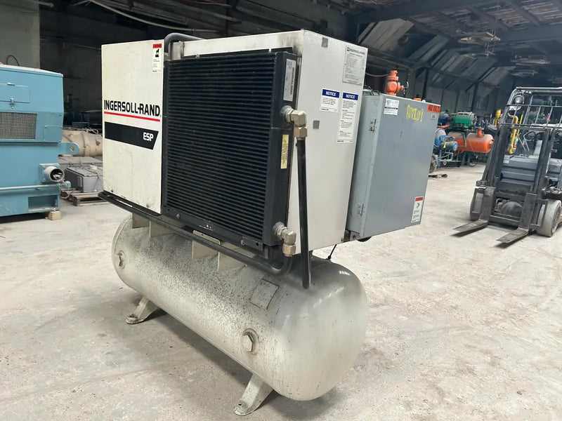 Compresor de aire de tornillo Ingersoll Rand EP25-ESP (25 HP, 91 CFM)