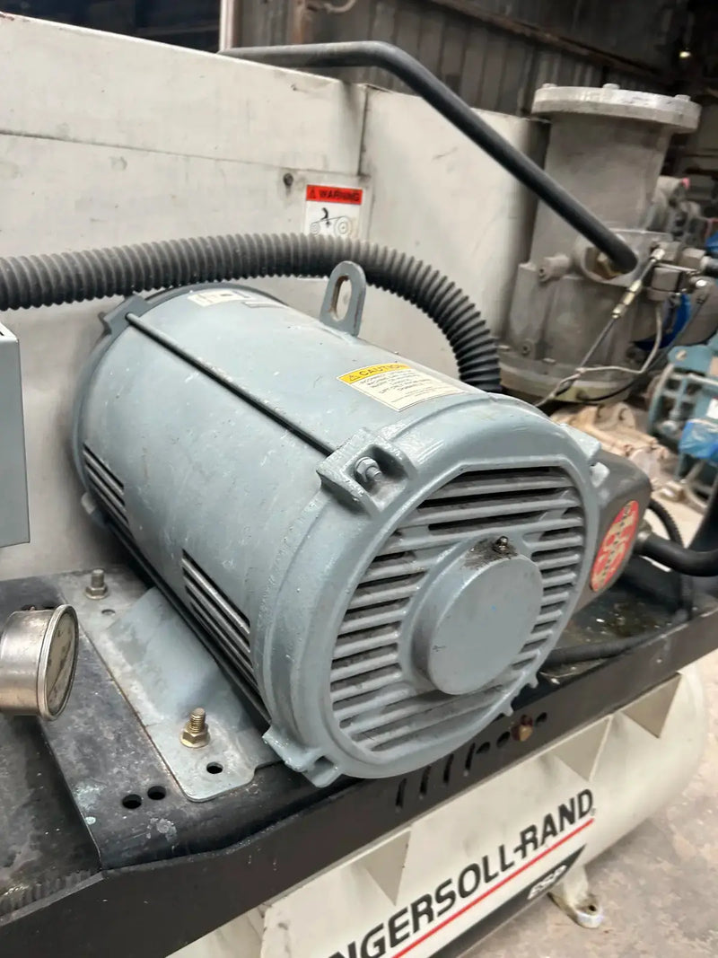Compresor de aire de tornillo Ingersoll Rand EP25-ESP (25 HP, 91 CFM)
