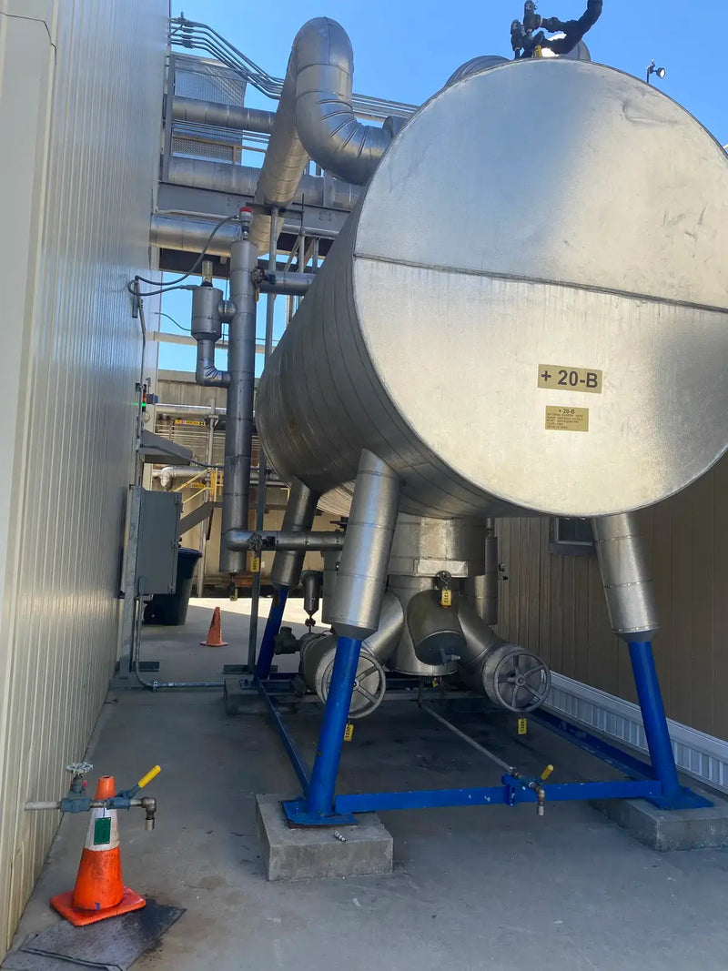 Recirculador de amoníaco horizontal (60 pulgadas x 156 pulgadas, 2350 galones, 2 bombas de 7 HP).