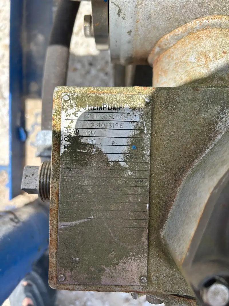 Recirculador de amoníaco horizontal (60 pulgadas x 156 pulgadas, 2350 galones, 2 bombas de 7 HP).