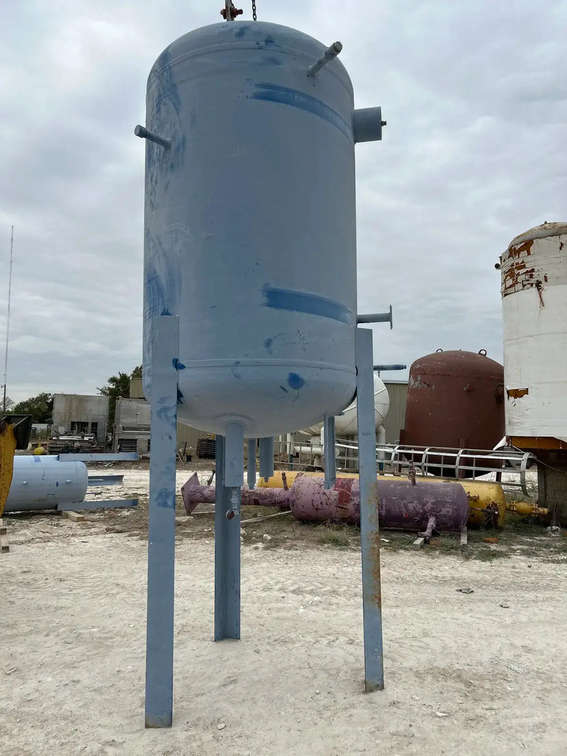 Recirculador de amoníaco vertical RVS MRP-60 (60 x 111 pulgadas, 1236 galones)