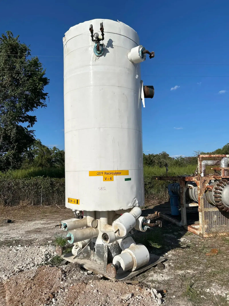 Recirculador de amoníaco vertical FES (60 x 196 pulgadas, 2155 galones)