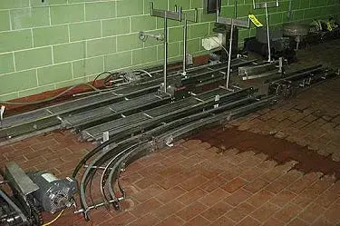 Transportador de productos con estructura de acero inoxidable
