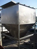 Tolva de acero inoxidable: 30 Cu. Pie.