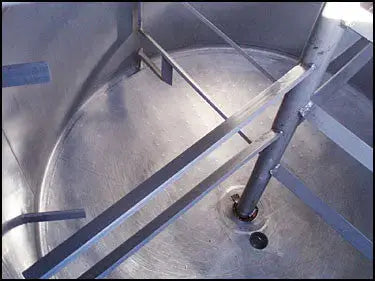 Will Flow Corp Stainless Steel Jacketed Tank with Side Sweep Agitator- 900 Gallon