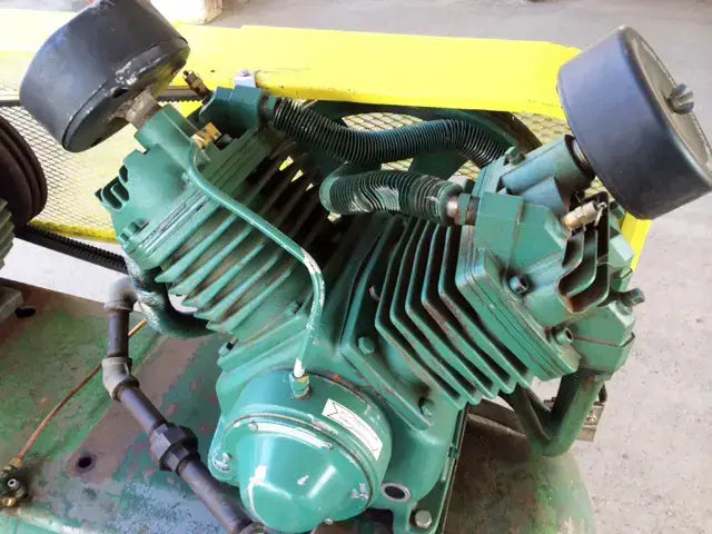 Compresor de aire Champion de 2 etapas - 15 HP