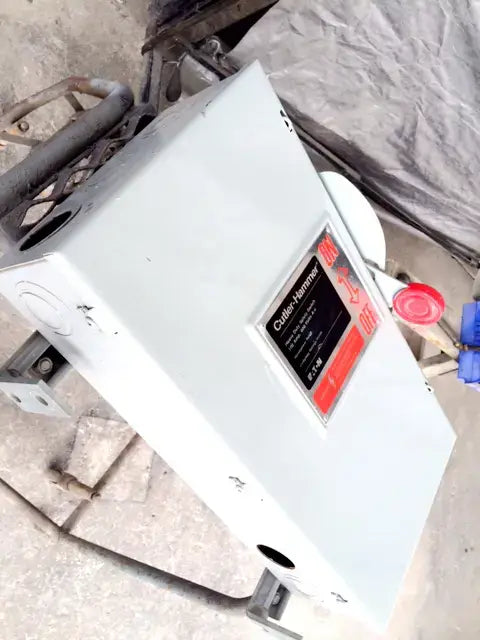 Cutler-Hammer / Eaton Heavy Duty Safety Switch - 100 Amp