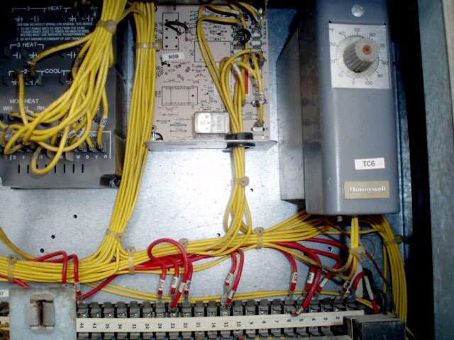 1990 McQuay Roof Mounted Air Conditioner – 30 Tons McQuay 