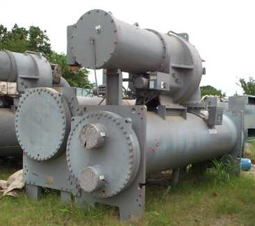 2000 Carrier Water Cooled Chiller- 800 Ton Carrier 