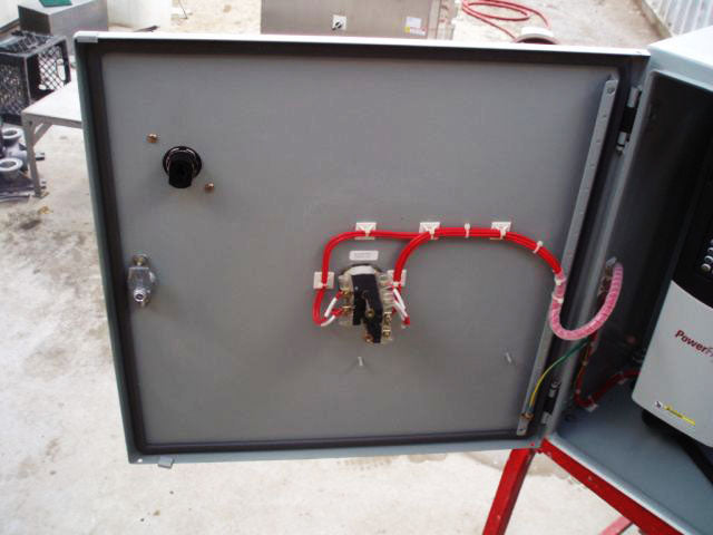 2004 Rockwell Automation / Allen Bradley Variable Frequency Drive – 2 HP Rockwell Automation/Allen Bradley 