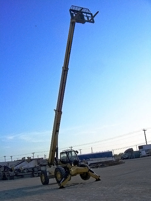 2005 – Caterpillar 10,000 Lb. 4x4x4 Diesel Telescopic Telehandler Forklift Caterpillar 