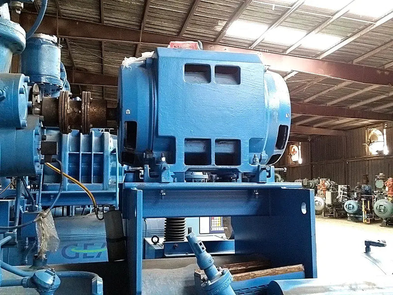 GEA 675GLB Rotary Screw Compressor Package (GEA Z-1, 300 HP 460 V, GEA Micro Control Panel)