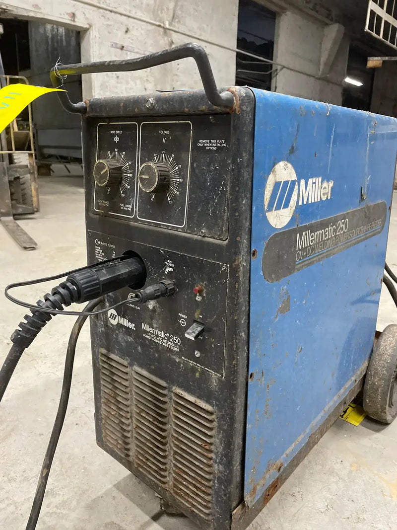 Soldadora con alimentador de alambre Miller Micromatic 250 CV-DC
