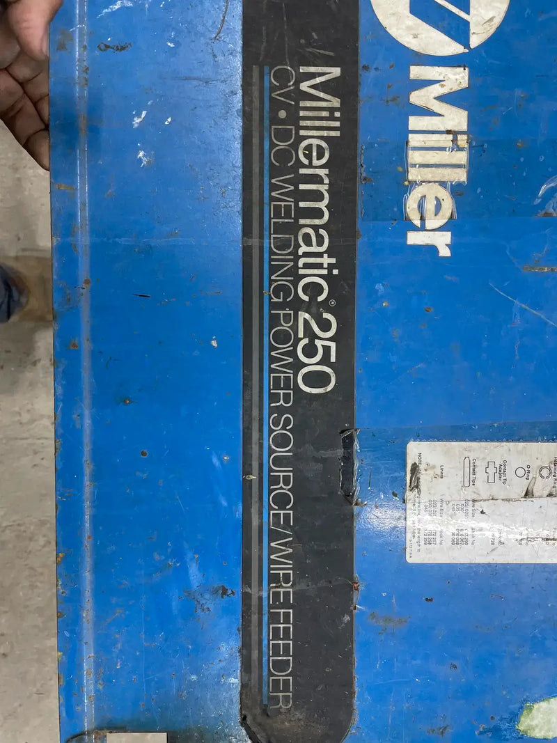 Soldadora con alimentador de alambre Miller Micromatic 250 CV-DC