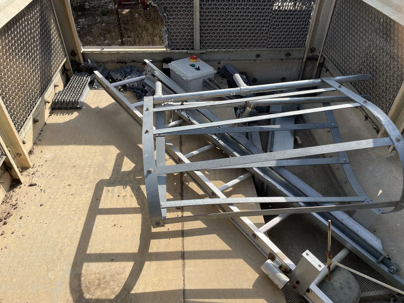 Evapco AT 19-58 Cooling Tower (165 Nominal Tons, 7.5 HP, 230/460 V)