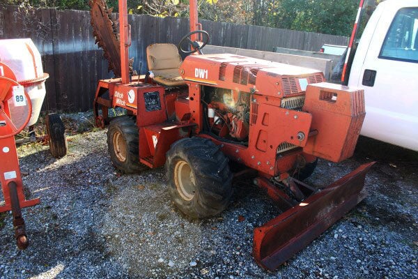 Ditch Witch Ride-On Trencher Ditch Witch 