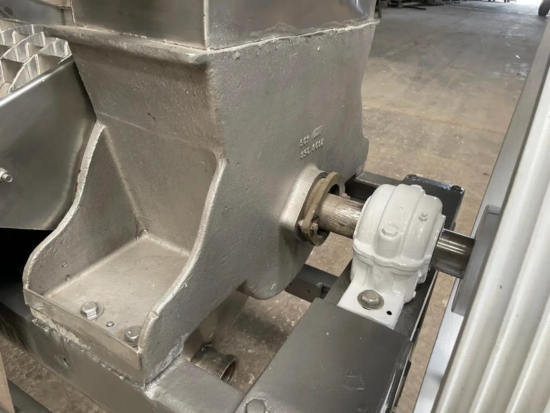 Extractor/acabador de tornillo pulper FMC 75B (15 HP, 75-100 GPM)
