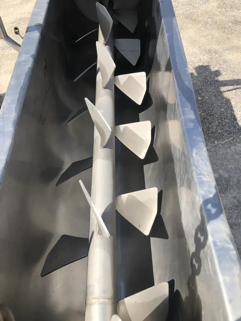 Brown Stainless Horizontal Transfer Auger Mixer
