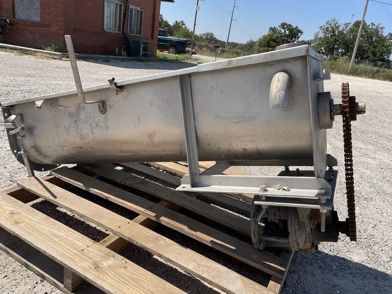 Brown Stainless Horizontal Transfer Auger Mixer