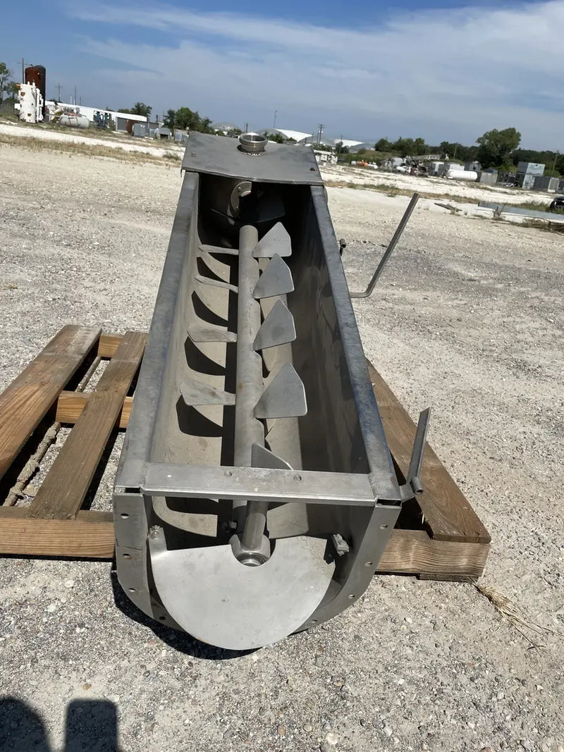 Brown Stainless Horizontal Transfer Auger Mixer