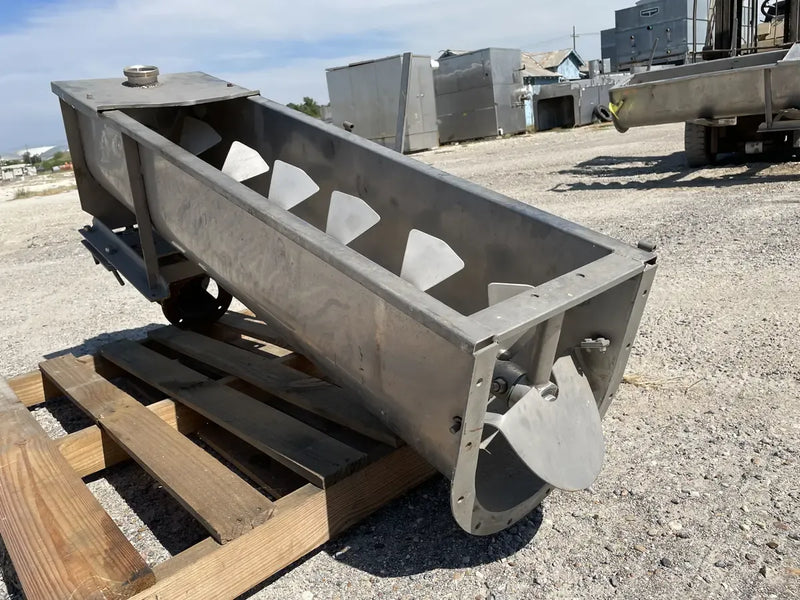 Brown Stainless Horizontal Transfer Auger Mixer