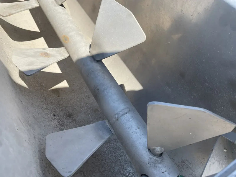 Brown Stainless Horizontal Transfer Auger Mixer