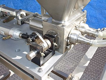 FMC Stainless Steel 2-Head Pneumatic Piston Filler- 19.6 fl. oz. FMC Technologies (JBT FoodTech) 