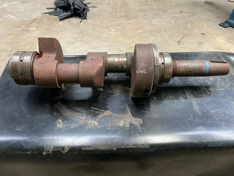 Vilter N30304A crankshaft with bearings (446)