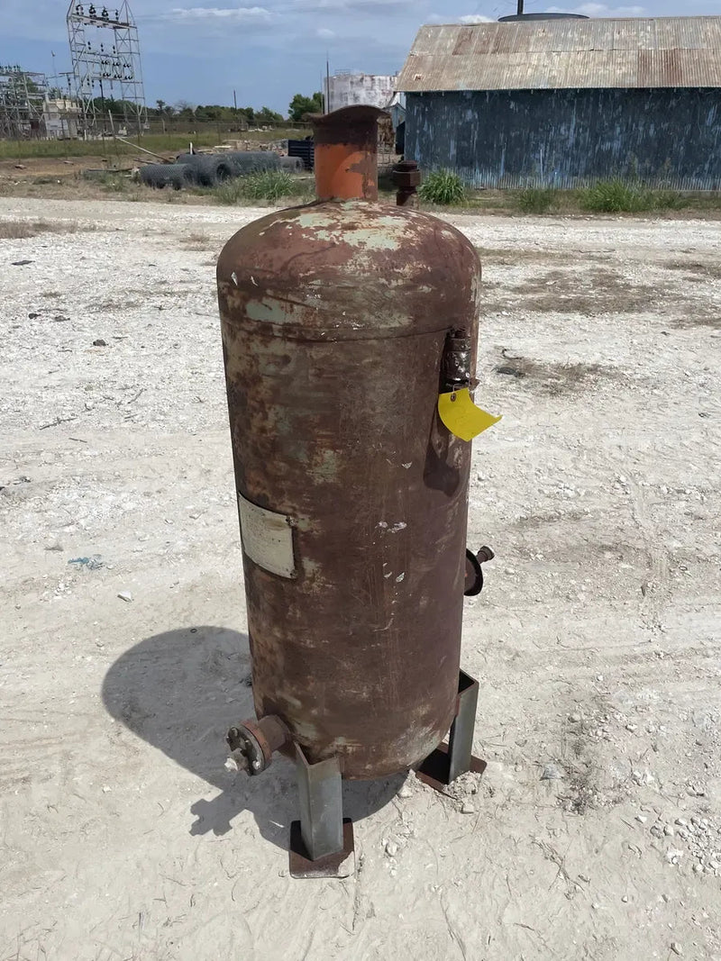 Tanque de aceite de amoníaco vertical Frick 160 OS20-F (20 pulg. X 50 pulg. 86 galones)