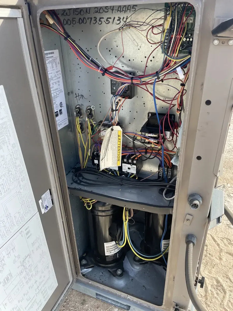 Unidad de condensación de calefacción y refrigeración por aire York ZJ150 Predator - 12,5 toneladas