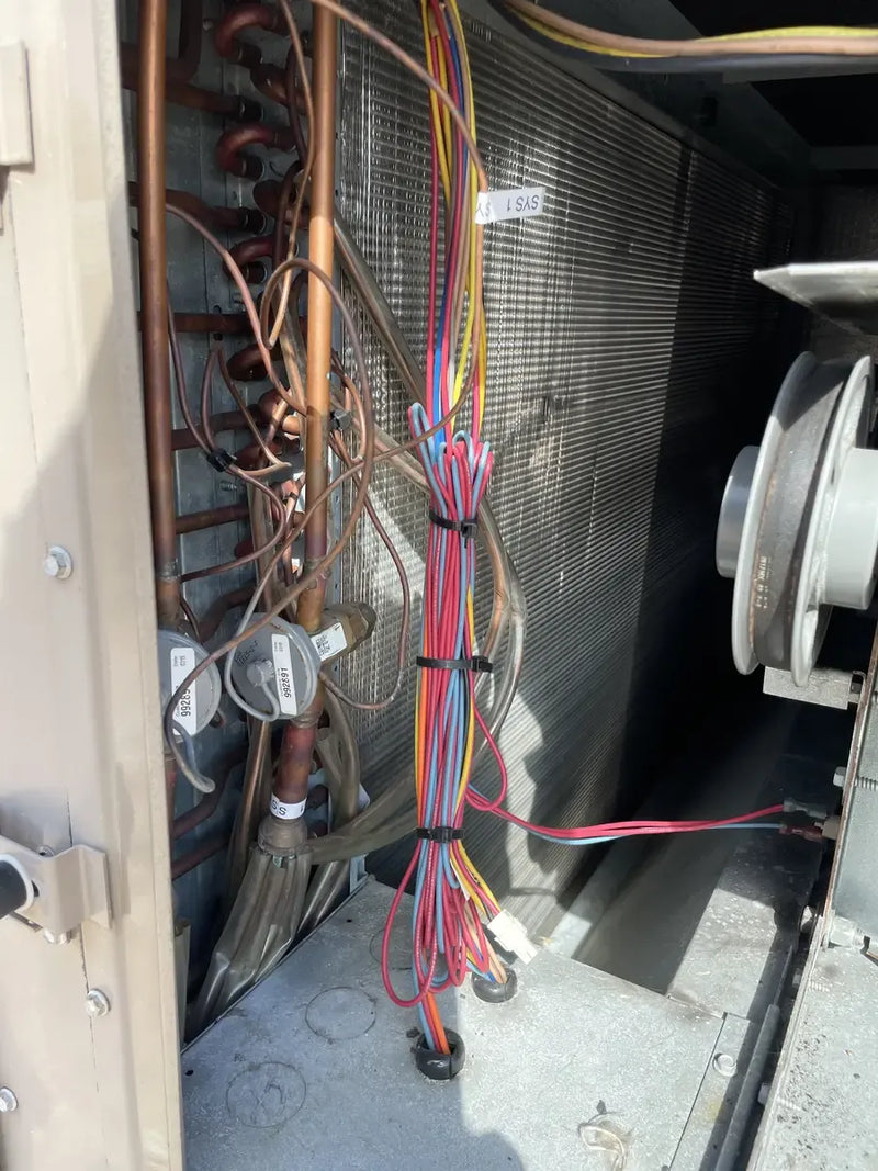 Unidad condensadora de calefacción y refrigeración York ZF090 Predator - 7,5 toneladas.