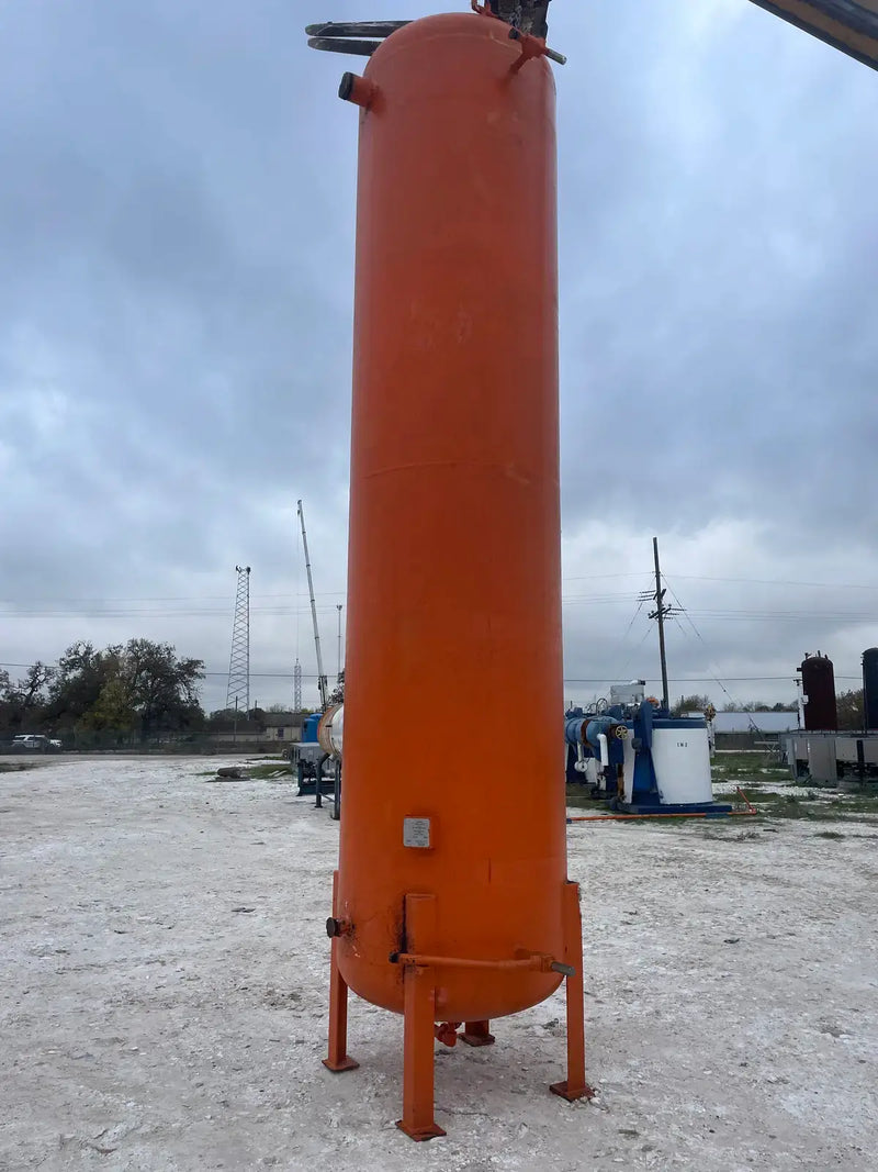 Industrial Service &amp; Fabricators, Inc Receptor de amoníaco vertical (45 x 190 pulgadas, 1500 galones)