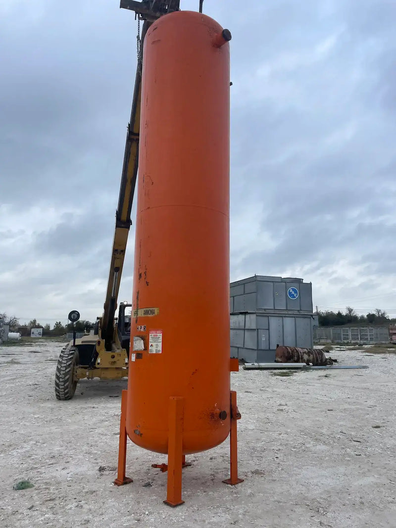 Industrial Service &amp; Fabricators, Inc Receptor de amoníaco vertical (45 x 190 pulgadas, 1500 galones)