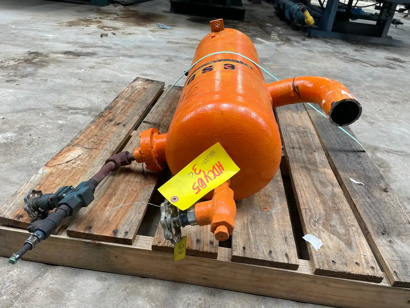 E.L Nickell Co  Horizontal Ammonia Oil Tank (10in X 30in. 30 Gallons)