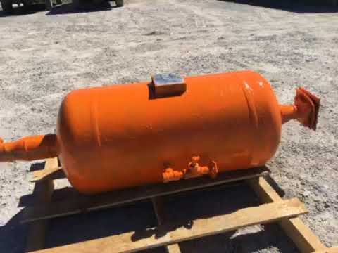 Vilter 93410F Horizontal Oil Separator (15in X 30 in. 20 Gallons)