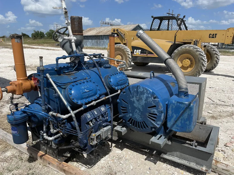 Vilter 4512XL 12-Cylinder Reciprocating Compressor Package (200 HP 460 V, Belt Driven)